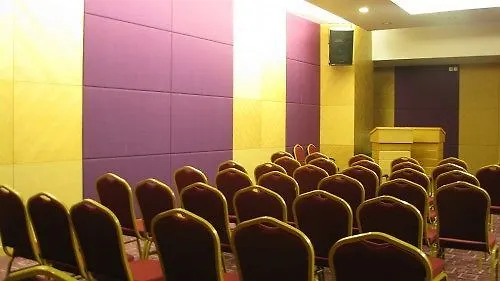 Hotel Seri Malaysia Kepala Batas 2*, קפלה באטאס