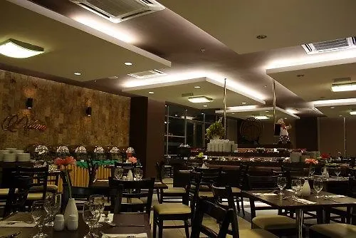 **  Hotel Seri Malaysia Kepala Batas Malaysia